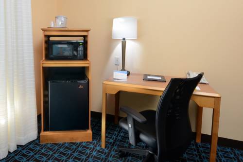 Imagen de la habitación del Hotel Fairfield Inn and Suites By Marriott Roanoke Hollins/i-81. Foto 5