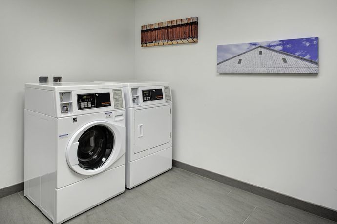 Imagen de los interiores del Hotel Fairfield Inn and Suites By Marriott Roanoke Salem. Foto 8
