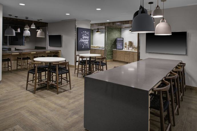 Imagen del bar/restaurante del Hotel Fairfield Inn and Suites By Marriott Roanoke Salem. Foto 2