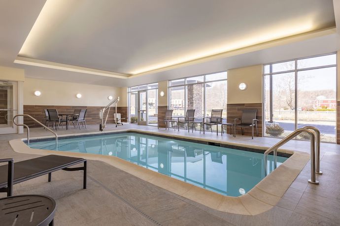 Imagen de la piscina del Hotel Fairfield Inn and Suites By Marriott Rockaway. Foto 20