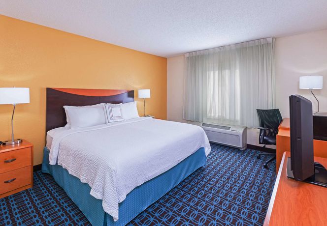 Imagen de los interiores del Hotel Fairfield Inn and Suites By Marriott Rogers. Foto 11