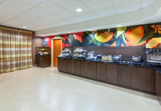 Imagen de los interiores del Hotel Fairfield Inn and Suites By Marriott Rogers. Foto 12