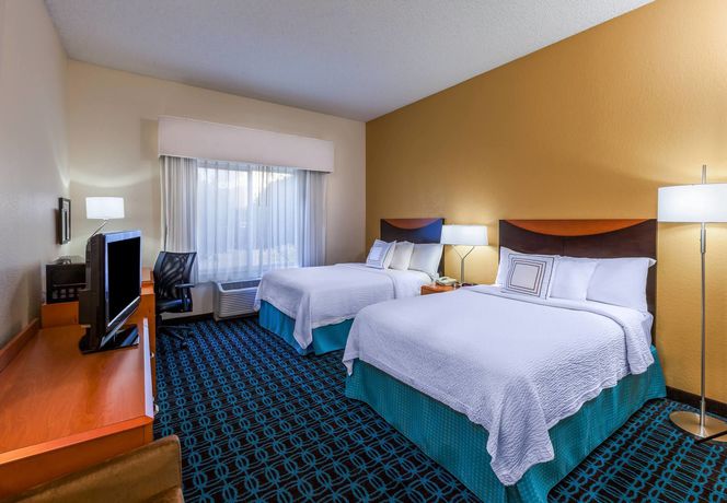 Imagen de los exteriores del Hotel Fairfield Inn and Suites By Marriott Rogers. Foto 10