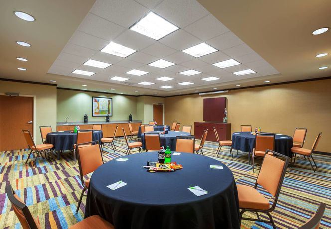 Imagen de la habitación del Hotel Fairfield Inn and Suites By Marriott Rogers. Foto 5