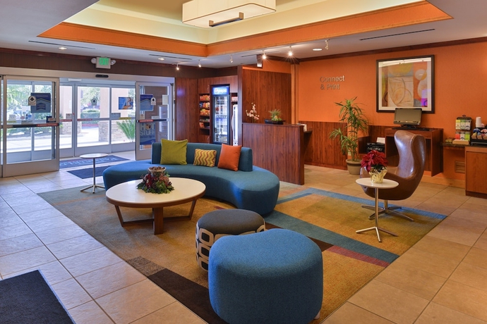Imagen de los interiores del Hotel Fairfield Inn and Suites By Marriott Sacramento Elk Grove. Foto 17