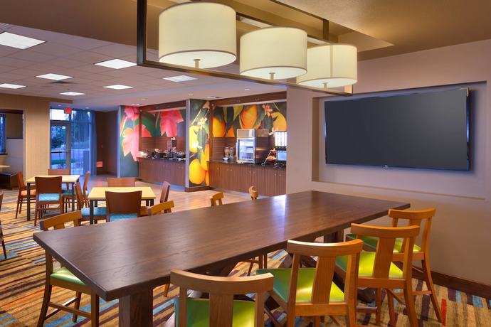 Imagen del bar/restaurante del Hotel Fairfield Inn and Suites By Marriott Salt Lake City Midvale. Foto 2