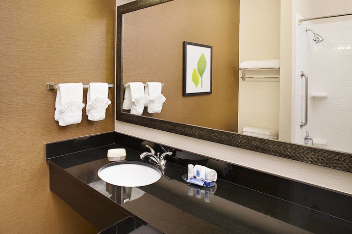 Imagen de la habitación del Hotel Fairfield Inn and Suites By Marriott San Antonio Seaworld. Foto 10