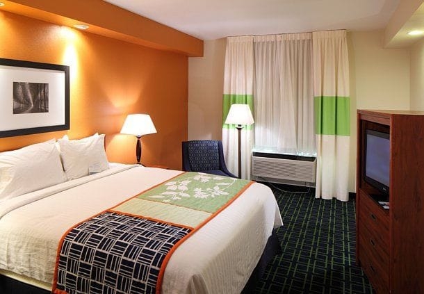 Imagen de la habitación del Hotel Fairfield Inn and Suites By Marriott San Francisco San Carlos. Foto 6
