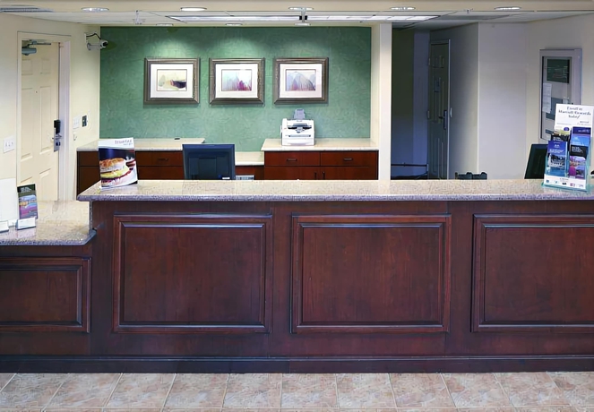 Imagen de los interiores del Hotel Fairfield Inn and Suites By Marriott San Francisco San Carlos. Foto 11