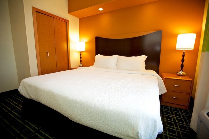 Imagen de la habitación del Hotel Fairfield Inn and Suites By Marriott Santa Maria. Foto 3