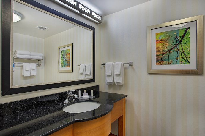 Imagen de la habitación del Hotel Fairfield Inn and Suites By Marriott Sevierville Kodak. Foto 4