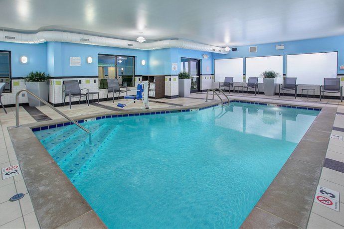 Imagen de la piscina del Hotel Fairfield Inn and Suites By Marriott Sevierville Kodak. Foto 20