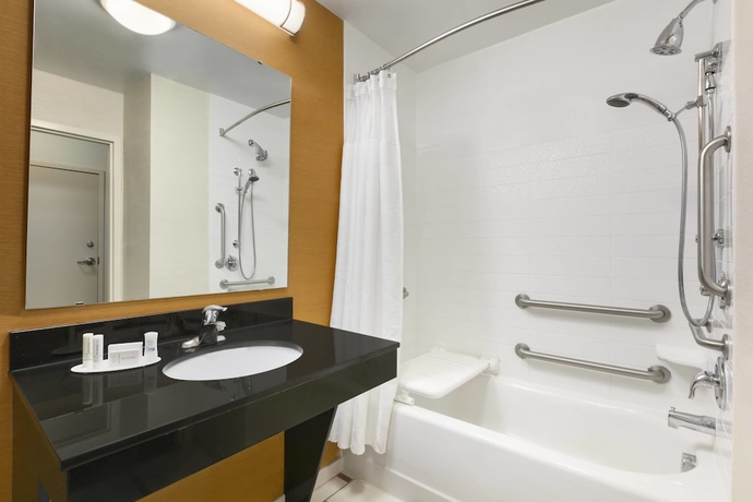 Imagen de la habitación del Hotel Fairfield Inn and Suites By Marriott Smithfield Selma/i-95. Foto 13