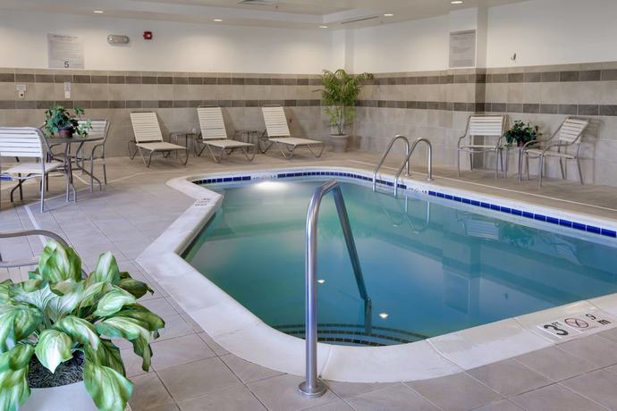 Imagen de la piscina del Hotel Fairfield Inn and Suites By Marriott South Hill. Foto 16