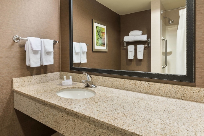 Imagen de la habitación del Hotel Fairfield Inn and Suites By Marriott Springdale. Foto 12