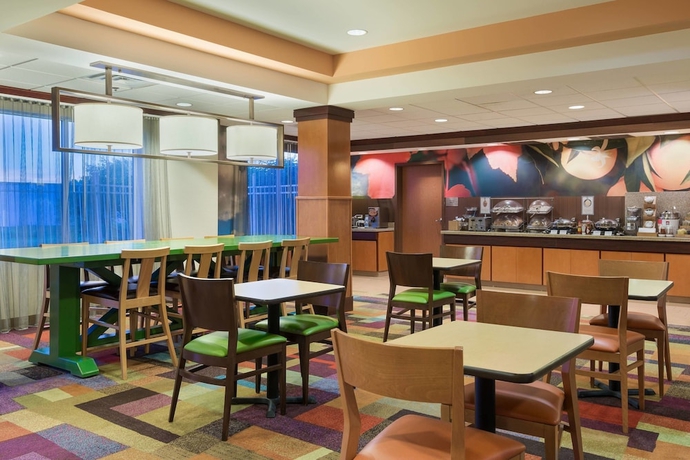 Imagen del bar/restaurante del Hotel Fairfield Inn and Suites By Marriott Springdale. Foto 4
