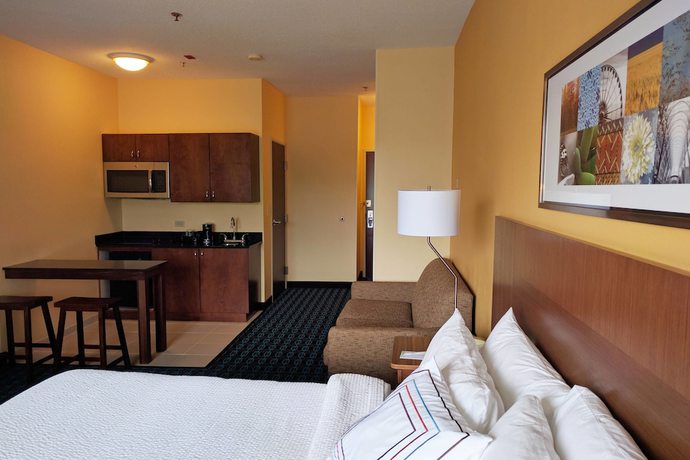 Imagen de la habitación del Hotel Fairfield Inn and Suites By Marriott St Charles. Foto 5