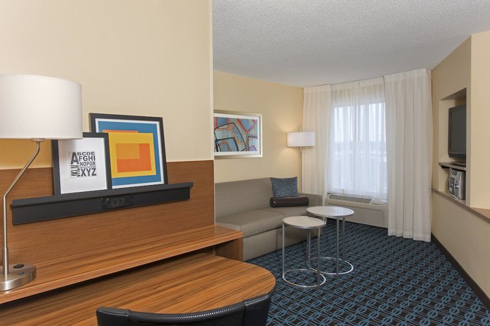 Imagen de la habitación del Hotel Fairfield Inn and Suites By Marriott St Charles. Foto 13