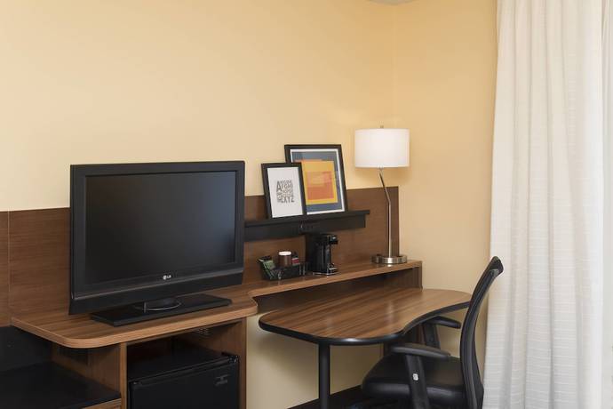 Imagen de la habitación del Hotel Fairfield Inn and Suites By Marriott St Charles. Foto 19