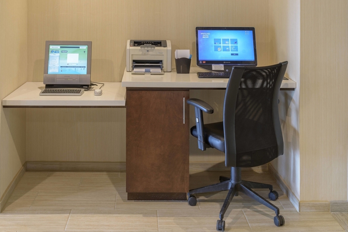 Imagen de los interiores del Hotel Fairfield Inn and Suites By Marriott St. Louis Chesterfield. Foto 18