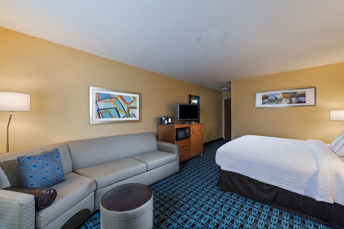 Imagen de la habitación del Hotel Fairfield Inn and Suites By Marriott St Petersburg Clearwater. Foto 6