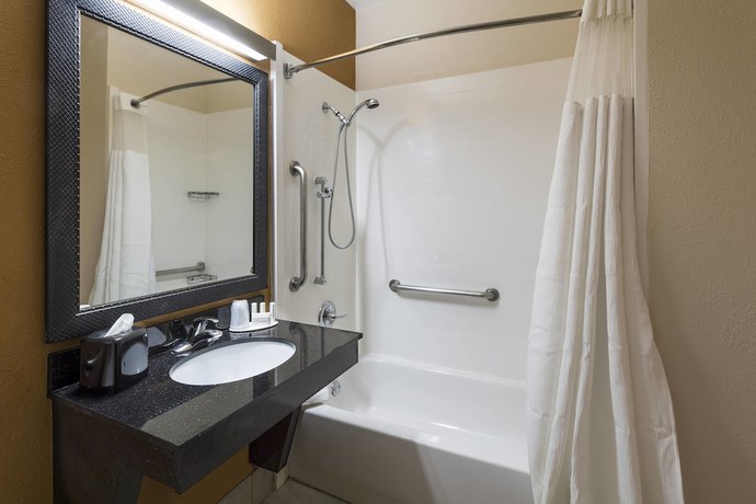 Imagen de la habitación del Hotel Fairfield Inn and Suites By Marriott St Petersburg Clearwater. Foto 11