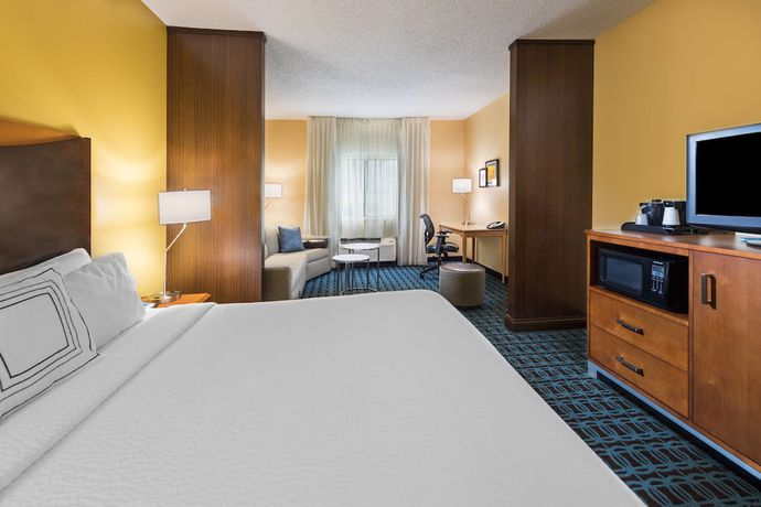 Imagen de la habitación del Hotel Fairfield Inn and Suites By Marriott St Petersburg Clearwater. Foto 13