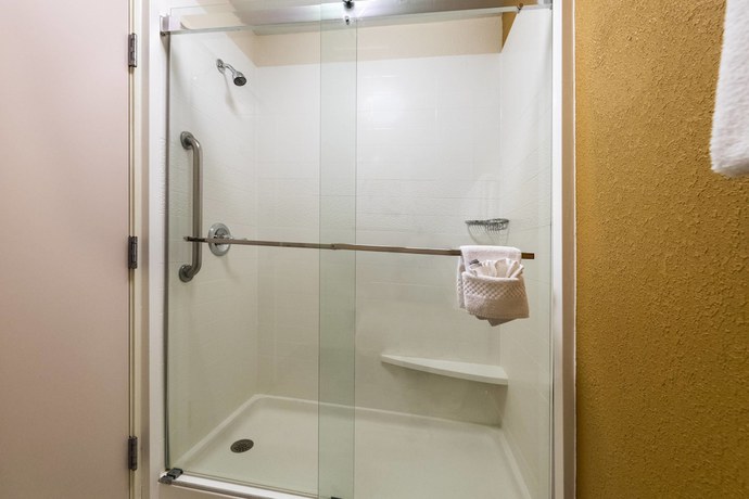 Imagen de la habitación del Hotel Fairfield Inn and Suites By Marriott St Petersburg Clearwater. Foto 15