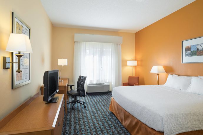 Imagen de la habitación del Hotel Fairfield Inn and Suites By Marriott State College. Foto 3