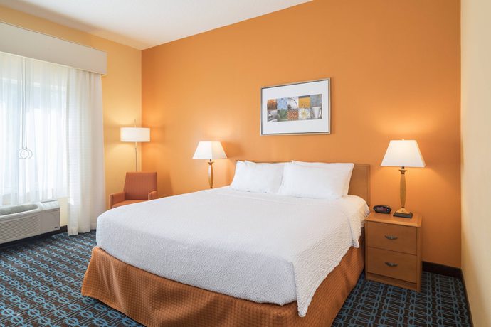 Imagen de la habitación del Hotel Fairfield Inn and Suites By Marriott State College. Foto 5