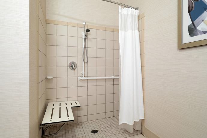 Imagen de la habitación del Hotel Fairfield Inn and Suites By Marriott State College. Foto 6