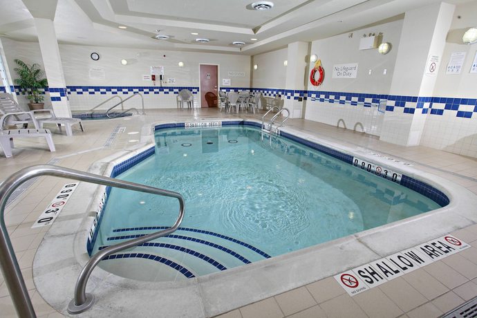Imagen de la piscina del Hotel Fairfield Inn and Suites By Marriott Sudbury. Foto 12