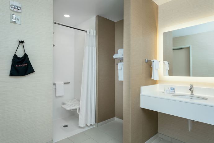 Imagen de la habitación del Hotel Fairfield Inn and Suites By Marriott Tacoma Dupont. Foto 9