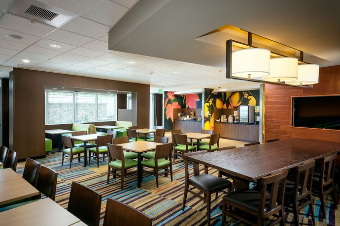 Imagen de los interiores del Hotel Fairfield Inn and Suites By Marriott Tacoma Dupont. Foto 18