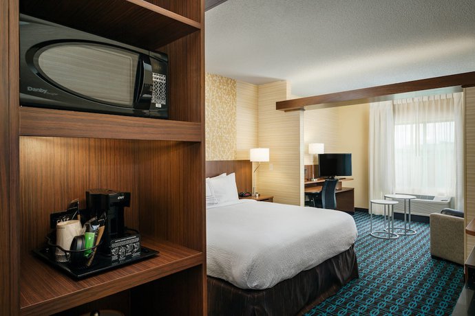 Imagen del bar/restaurante del Hotel Fairfield Inn and Suites By Marriott Tacoma Dupont. Foto 6