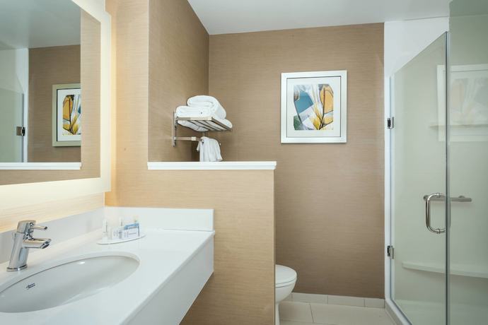 Imagen de la habitación del Hotel Fairfield Inn and Suites By Marriott Tacoma Dupont. Foto 14