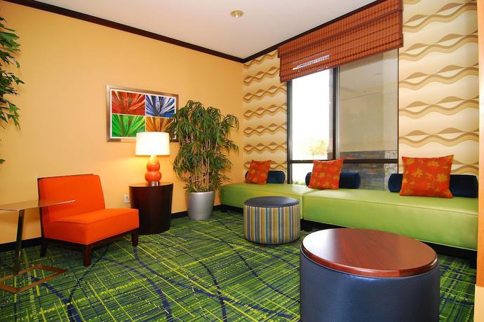Imagen de los interiores del Hotel Fairfield Inn and Suites By Marriott Tehachapi. Foto 11