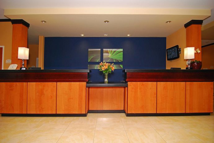 Imagen de los interiores del Hotel Fairfield Inn and Suites By Marriott Tehachapi. Foto 12