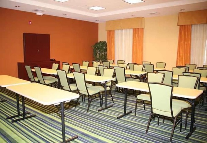 Imagen de los interiores del Hotel Fairfield Inn and Suites By Marriott Tehachapi. Foto 13