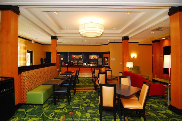 Imagen del bar/restaurante del Hotel Fairfield Inn and Suites By Marriott Tehachapi. Foto 3