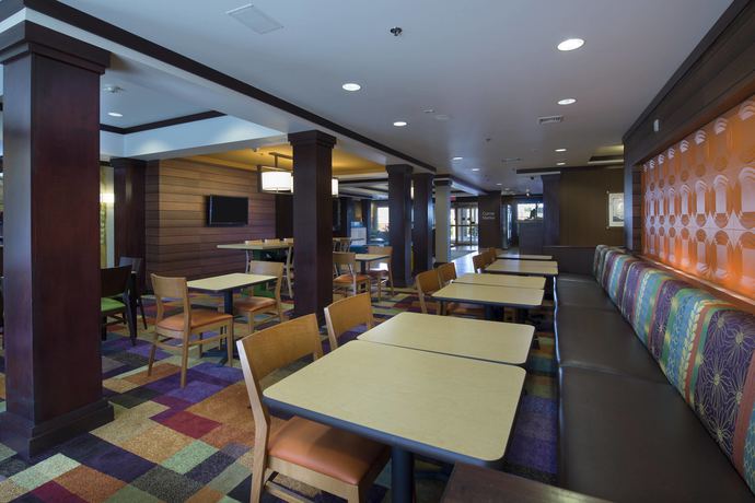 Imagen de los interiores del Hotel Fairfield Inn and Suites By Marriott Tifton. Foto 11