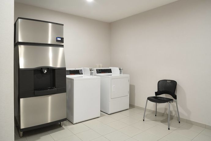 Imagen de los interiores del Hotel Fairfield Inn and Suites By Marriott Tijuana. Foto 9