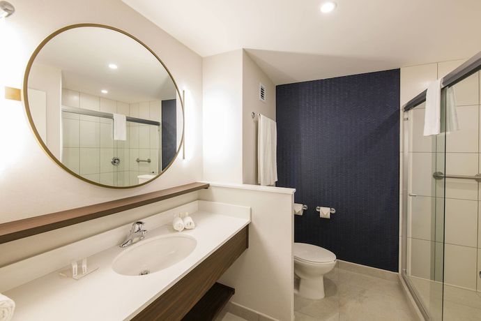 Imagen de la habitación del Hotel Fairfield Inn and Suites By Marriott Tijuana. Foto 6