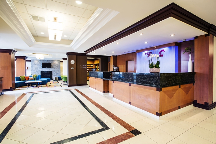Imagen de los interiores del Hotel Fairfield Inn and Suites By Marriott Toronto Airport. Foto 12