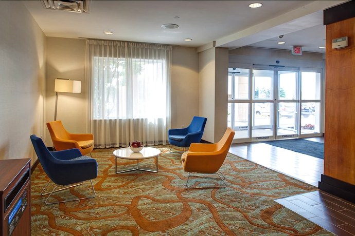 Imagen de los interiores del Hotel Fairfield Inn and Suites By Marriott Toronto Brampton. Foto 18