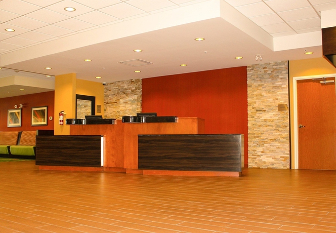 Imagen de los interiores del Hotel Fairfield Inn and Suites By Marriott Toronto Mississauga. Foto 8