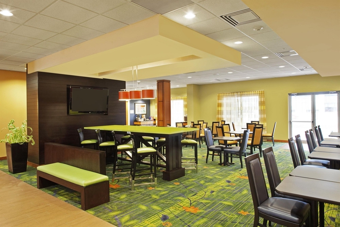 Imagen del bar/restaurante del Hotel Fairfield Inn and Suites By Marriott Toronto Mississauga. Foto 3