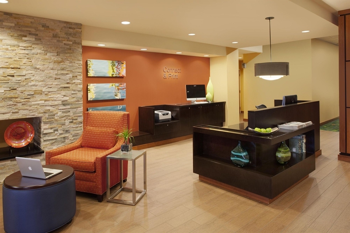 Imagen de los interiores del Hotel Fairfield Inn and Suites By Marriott Toronto Mississauga. Foto 10