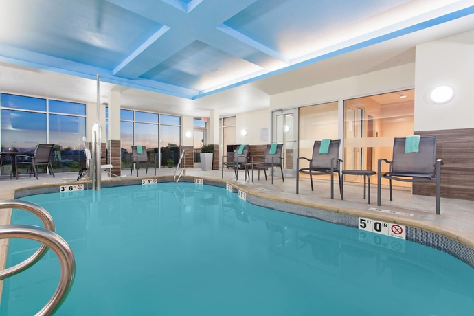 Imagen de la piscina del Hotel Fairfield Inn and Suites By Marriott Tucumcari. Foto 19