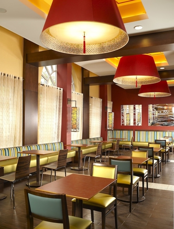 Imagen del bar/restaurante del Hotel Fairfield Inn and Suites By Marriott Washington, Dc/downtown. Foto 3